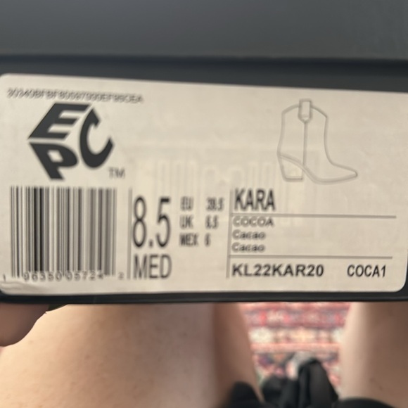 Brand New Kenneth Cole Kara boots, size 8.5 - Picture 6 of 6